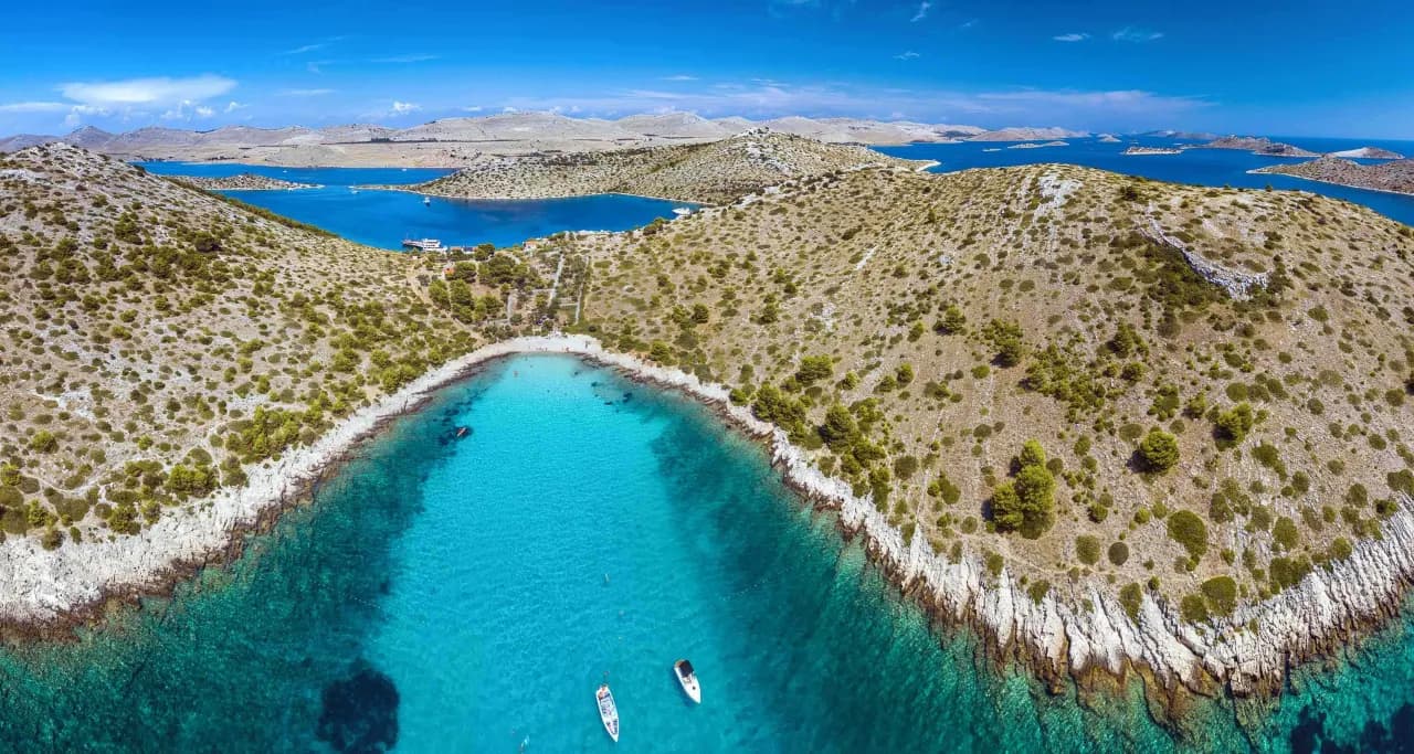 Jakie morze jest w Chorwacji? Odkryj piękno Morza Adriatyckiego Jakie morze jest w Chorwacji? Odkryj piękno Morza Adriatyckiego