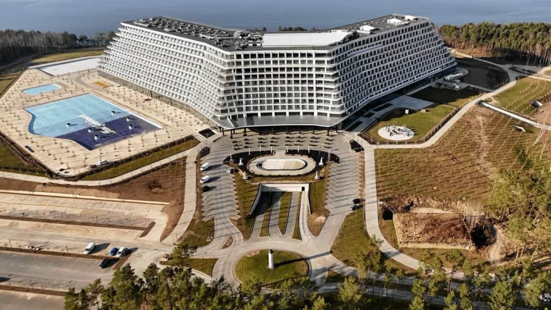 Kiedy będzie otwarty hotel Gołębiewski w Pobierowie? Sprawdź szczegóły