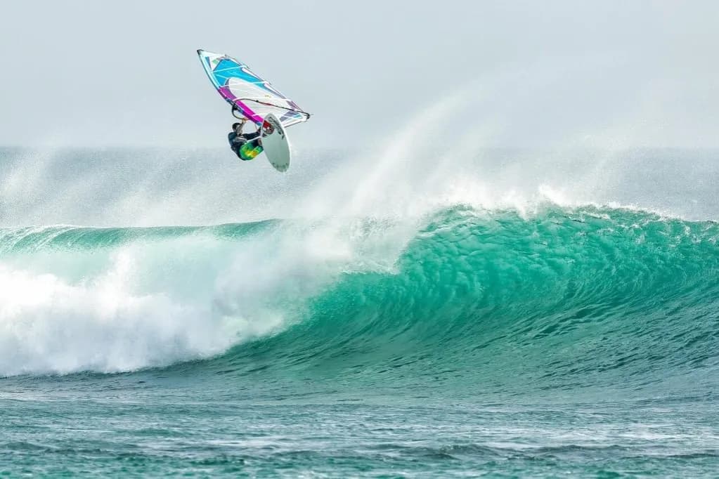 Ile kosztuje sprzęt do windsurfingu? Odkryj, jak zaoszczędzić na zakupach