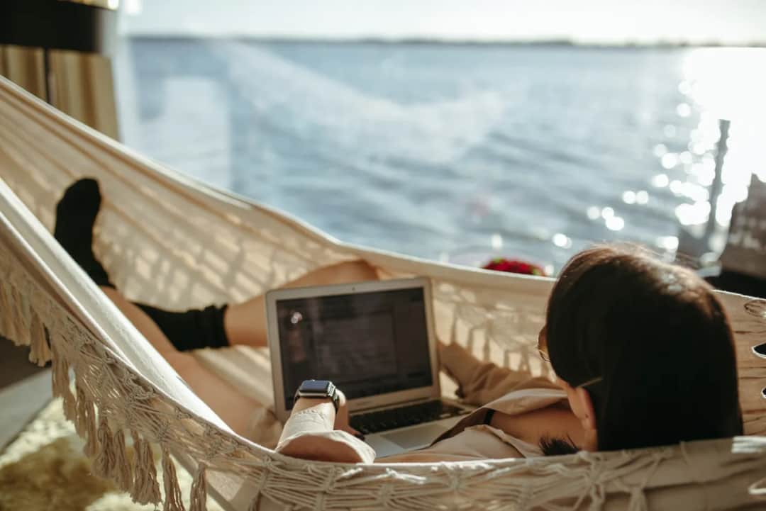 Co zabrać na wyjazd nad morze? Kluczowe rzeczy, które musisz mieć