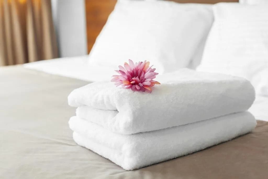 Czy w hotelu są ręczniki? Dowiedz się, co znajdziesz w pokoju