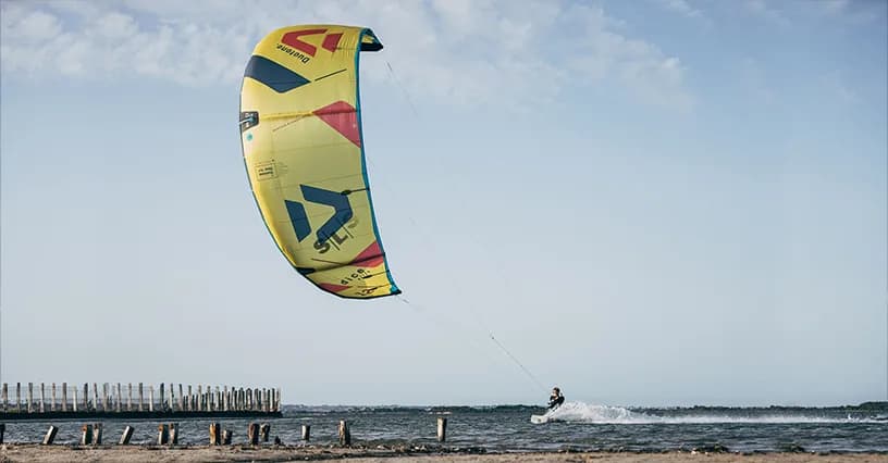 Kitesurfing w Polsce: najlepsze miejsca na niezapomniane przeżycia